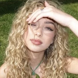 Iris Valentino avatar